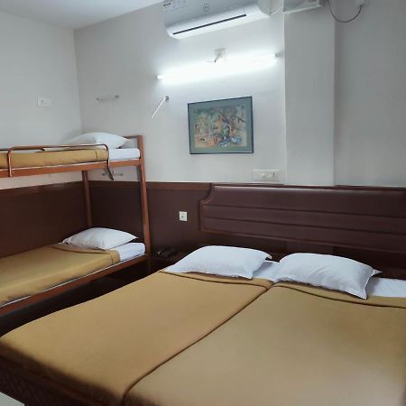 Hotel Maple Regency Kochi Exterior foto