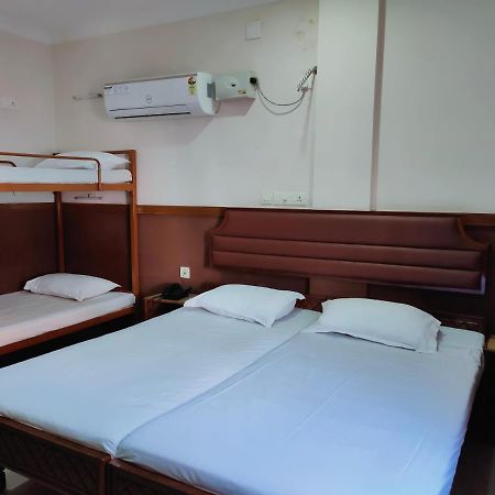 Hotel Maple Regency Kochi Exterior foto