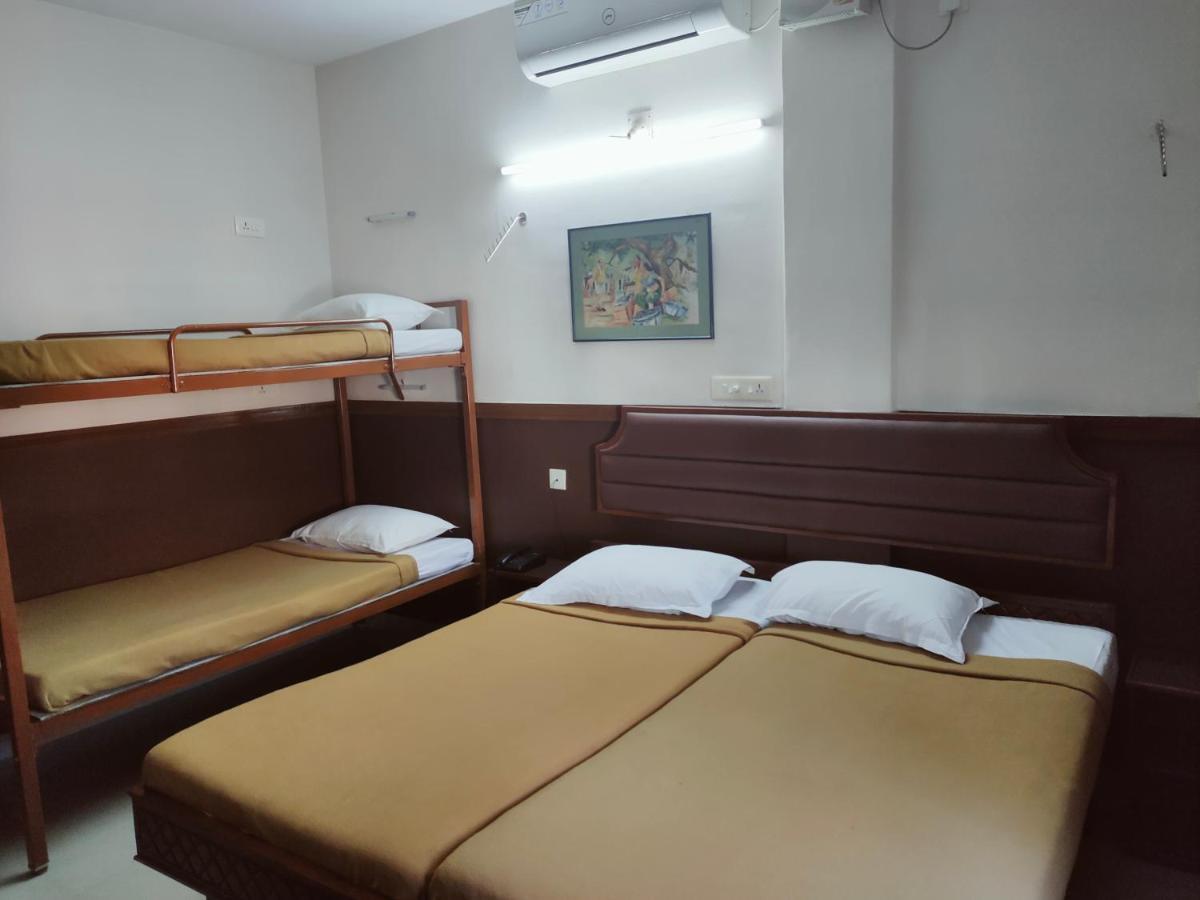 Hotel Maple Regency Kochi Exterior foto