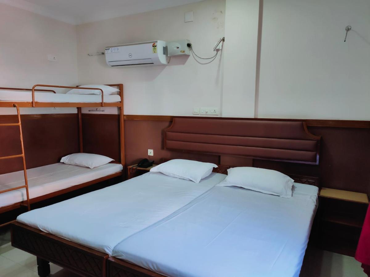 Hotel Maple Regency Kochi Exterior foto